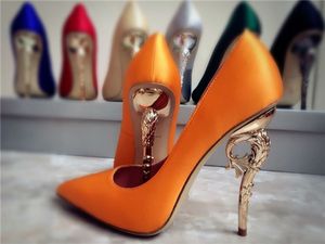 Het försäljning-mode design sexig satin med gunmatel löv kristall pumpar brud skor kvinna pekade tå chaussure femme bröllopsfest högklackat