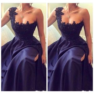2019 One-Shoulder-lange Ballkleider Spitze Applikationen Perlen Side Split Abendkleider Kleid für besondere Anlässe für Damen Vestidos De Soiree
