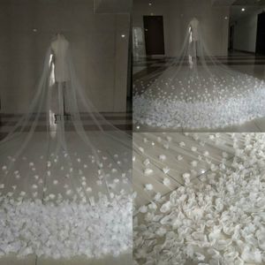 2020 Luxuriöser Blumen-Hochzeitsschleier, 3,5 Meter lang, Kathedralenlänge, applizierter Echtbild-Tüll-Brautschleier mit freiem Kamm