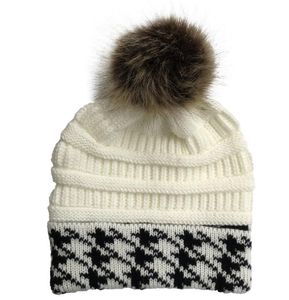 Ny stickad jacquard kvinnor beanie pom pom beanies sport varma virka hattar stickad keps broderi mjukvärmare vuxna tjejer skuilles lock