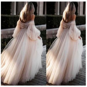 ロマンチックなライトピンクの王女のウェディングドレス2019恋人のアップリケパフ長袖花嫁のドレスAラインチュールボホのウェディングガウン