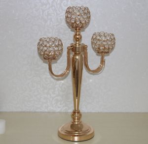 Novo ouro 3 braços cristal frisado bolas de metal candelabro com flor tigela e pendurado contas de acrílico para decoração de casamento peça central best0910