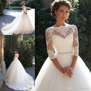 White Wedding Elegant Dresses Lace Bateau Neck A-Line Half Sleeves Button Back Pearls Belt Appliques Garden Bridal Gowns Robes De Soire