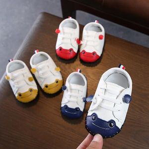 Novos sapatos de bebê 3 cores moda bonito pu couro primeiros caminhantes antiderrapante criança fundo macio meninos meninas meninas