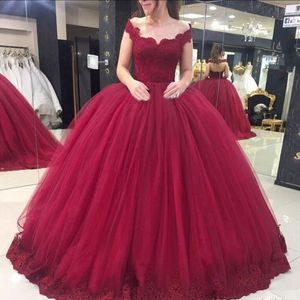 Abito Quinceanera rosa caldo Scollo a cuore in pizzo con spalle scoperte Appliques Abiti da ballo Abiti da cerimonia Abiti da ballo per feste Abiti 2018