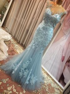 2020 Kristall wulstige Graceful Sky Blue Mermaid Kleid-Partei-Abend-Sheer Hals Vestidos De Fiesta Lace Illusion Abschlussball-Kleid nach Maß