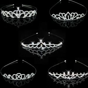 Bröllopsbarn Födelsedag Rhinestone Crown Headband Clear Crystal Headwear Tiaras Alloy Party Favor Gifts Cake Topper Decorations