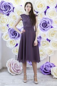 Mor Dantel Şifon A-Line Kısa Mütevazı Nedime Elbiseleri ile Cap Kollu Diz Boyu Kadınlar Gayri resmi Düğün Parti Elbise Mütevazı