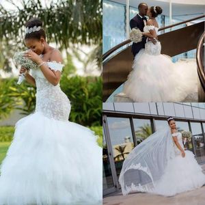 Afrika Kapalı Omuz Dantel Mermaid Gelinlik Tül Katmanlı Ruffles Sweep Tren Boho Düğün Gelin Törenlerinde elbiseler de mariée