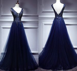 2020 Fashion Double V-hals Navy Evening Prom Dresses dyra spetsblommor Applique Draped Tulle Celebrity Evening Dress Robes De Soir￩e