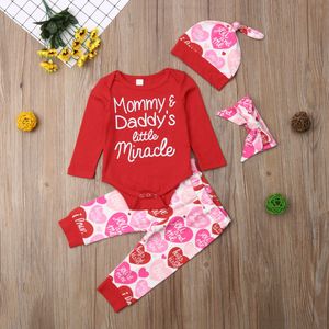 Valentinstag Baby Mädchen Outfits Kinder Briefdruck Strampler + Herzhose mit Hut Stirnband 4 teile/satz Frühling Herbst Kinder Kleidung SetsC5803