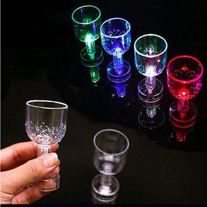 240pcs Färgbyte Led Shot Glass Cup Party Drinkware Ljus upp Vin Whisky Fashing Cup för Bars Evenemang