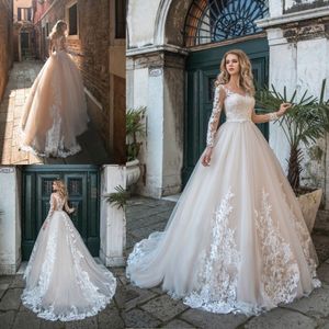 Vintage Lace Ball Kappa 2019 Bröllopsklänningar Långärmade V-nacke Bröllopklänningar Appliques Arabic Wedding Dress Robe de Marrie