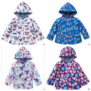 Bebek Çocuk Giysileri Kızlar Tench Mont Rüzgarlık Hoodies Açık Ceket Fırfır Yağmur Geçirmez Giyim Rüzgar Geçirmez Baskılı Kelebek Palto B5185