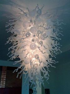 Lampor konstnärliga vita ljuskronor Moderna dekorationshänge lampa AC LED-lampor 110V / 240V handblåst glas ljuskrona