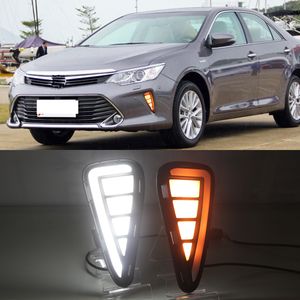 LED DRL DRLランニングライト昼光灯フォグライトカバーToyota Camry 2015 2016 2017のイエロー信号DRL付きDRL