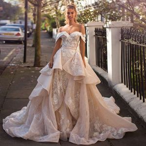 Attractive Beaded Lace Backless Wedding Dresses With Detachable Train Off The Shoulder Neck Bridal Gowns A Line Appliqued robe de mariée