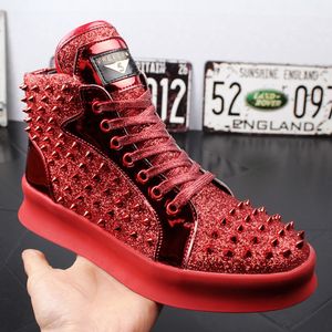 High-Top-Designer-Loafer für Herren, Freizeitschuhe mit dicken Nieten, Zhongbang-Leder, lässige Martin-Stiefel mit dicker Sohle W28