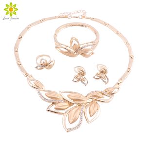 Set di gioielli da sposa classici per abiti da donna Accessori Collana a forma di foglie Orecchini Set Abiti da sposa color oro