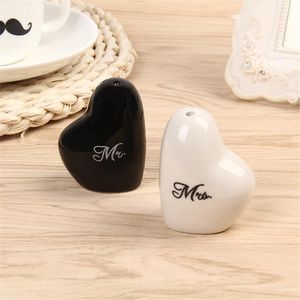 Hot Festive Heart Shape Ceramic Salt And Pepper Shaker Bridal Shower Wedding Bomboniere & Favours