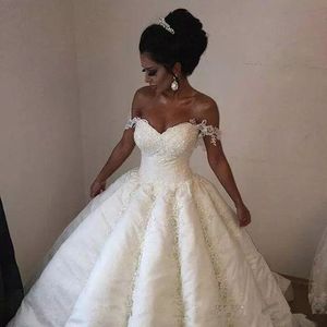 Ball Gown Lace Wedding Dresses Princess Satin Puffy Wedding Gowns Lace Applique Off the Shoulder Bridal Dress vestido de noiva Bridal Gowns