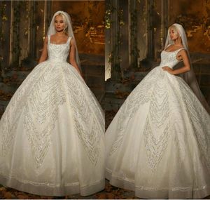 Glitter Ball Gown Wedding Dresses Square Neck Appliqued Sequins Beaded Bridal Gown Sleeveless Ruffle Sweep Train Custom Made Robes De Mariée