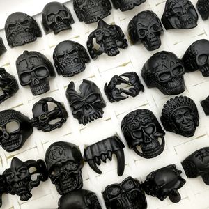 Mode Ny 100pcs / Lot Gothic Punk Skull Band Ringar Svart Färg Tuff Guy Retro Mix Styles Mäns Kvinnors Smycken Gåva (Storlek: 18mm-23mm)