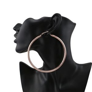 Partihandel Stor Hoop Örhängen för Kvinnor Western Hot Sale Enkel Rund Nattklubb Huggie Örhängen Överdrivna Smycken 2 Färger Golden Rose Gold