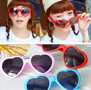 Herz-Brille, billige Sonnenbrille, herzförmige Sonnenbrille, Zustrom von Menschen, die Retro-Spiegel in Übergröße lieben. Heiße Damen-Stil DC247