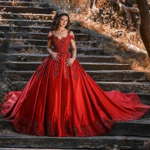 2020 New Red Satin Vintage Boho Bröllopsklänningar Billiga Plus Storlek Bröllopsklänning Bling Long Train Camo Princess Bröllopsklänning