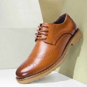 New Arrival Retro Bullock Design Handmade Leather Men Brown Formal Shoes Office Business Wedding Dress shoes Oxfords