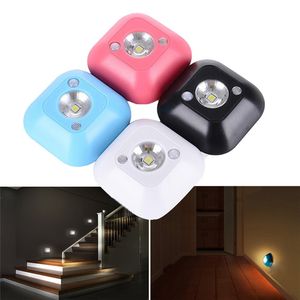 Sensore LED senza fili Luce notturna Sensore di movimento a infrarossi PIR alimentato a batteria Luce per lampada da parete Lampada per scale