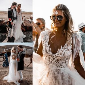 Suknie ślubne z Cape Dla Dziewczyn Linia V Neck Panna młoda Suknie Ślubne Plus Size Bride Lace Aplikacje Kwiaty Custom Made