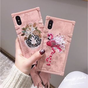 Luxuriöse Designer-Stickerei-Flamingo-Handyhüllen für iPhone 11 Pro Max XSMAX X XR Softshell Anti-Fall-Lanyard-Rückseite