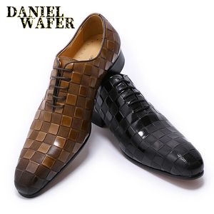 LUXURY ITALIAN LEATHER SHOES MEN NEW FASHION PLAID PRINTS LACE UP BLACK BROWN WEDDING OFFICE SHOES FORMAL OXFORD SHOES FOR MEN CX200731