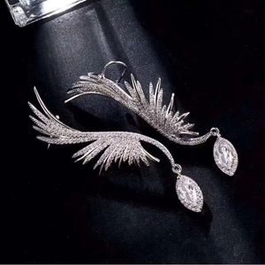 Hezekiah S925 Silber Flügel Ohrringe Kostenloser Versand Persönlichkeit Damen Ohrringe Tanzparty Hochwertige Ohrringe Feder