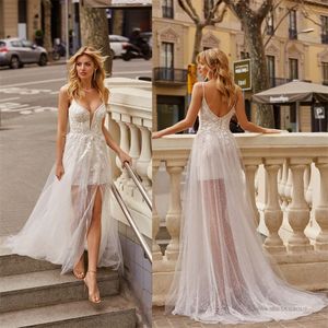 Sexig Illusion Spaghetti Strap Beach Bröllopsklänningar Appliqued Lace Bridal Gown High-Split Backless Sweep Train Custom Made Bridal Dress