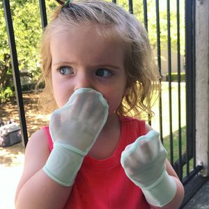 A840 Inga Scratch Mitterns Andningsbara Eczema Mitterns Soft Netted Baby Mesh Gloves
