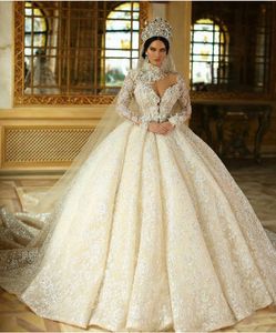 Hög nacke muslimsk stil bröllopsklänningar brudboll klänningar prinsessa långa ärmar spetsar applikationer bröllopsklänningar plus storlek pärlor1991