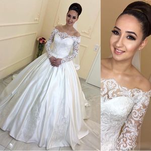 Bröllopsklänningar Lace Appliques Prinsessan Puffy Bridal Ball Gowns Långärmade Skulder Bröllopsklänningar Skräddarsy