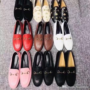 Classic Women Flat Designer Dress Skor 100% Autentisk Cowhide Metal Buckle Lady Leather Letter Casual Mules Princetown Men Trample Lazy Loafers Storlek 34 --- 46