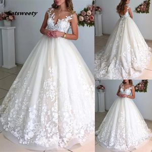 Abiti da sposa con scollo a cuore 2021 Scoop senza maniche con apertura sul retro Tulle in pizzo con applicazioni Abiti da sposa Sweep Train Abiti da Noiva