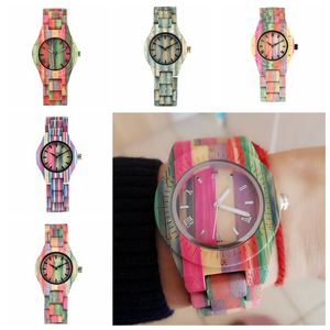 Top Luxury Colorful Wood Watch Kvinnor Quartz Full Bambu Trä Klocka Kvinna Godis Färg Armband Titta Kvinnors Handled Reloj Mujer CX200720