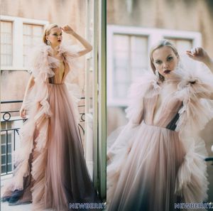 2020新しいデザイナーのイブニングドレスチュールフリルパーティーガウンスイープトレインQuinceanera Dress vネックカスタムメイドの花嫁介添人ドレス