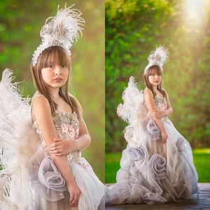 2020 Lovely Flower Girls Dresses Spaghetti Straps Lace Appliques Beads Flowers Kids Formal Wear Birthday Toddler Girls Pageant Gowns