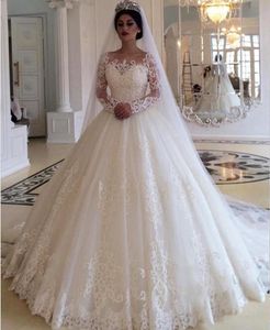 Vackra prinsessa bröllopsklänningar båthals långärmad spets applikationer kapell robe de mariee tulle plus size brud klänningar