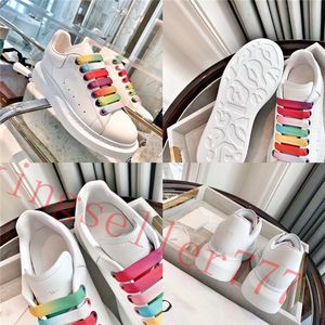 2020 Vintage Platform Svart Casual Skor Lace Up Comfort Pretty Girl Women Sneakers Casual Leather Shoes Men Womens White Ribbon Sneaker