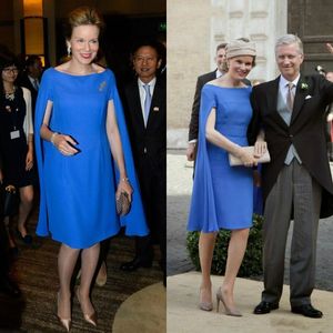2020 Blaue kurze Kleider für die Brautmutter mit Wraps, Chiffon, knielang, Mutterkleider in Übergröße, formelles Hochzeitskleid für Gäste