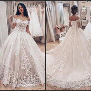 Off the Shoulder Ball Gown Wedding Dress Applique Floor Length Pleats Tiered Tulle Wedding Dress Bridal Gowns Vestidos