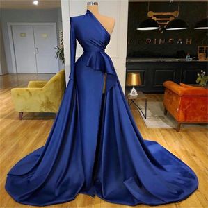 Navy Blue One Shoulder Evening Dresses With Peplum Pleats Front Split Satin Party Gowns Prom Klänning Billiga Robe de Soiree